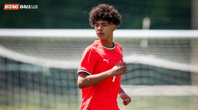 Ronaldo Jr có tiềm năng trở thành ngôi sao sân cỏ trong tương lai Ronaldo Jr có tiềm năng trở thành ngôi sao sân cỏ trong tương lai